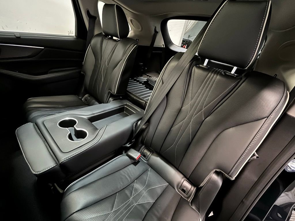 New 2026 Acura MDX SH-AWD w/ Advance Package image 14