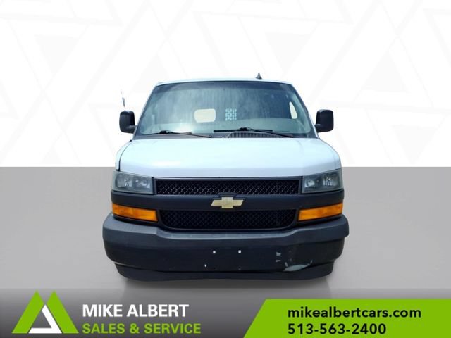 Used 2020 Chevrolet Express 2500 w/ Driver Convenience Package RWD image 2