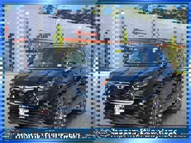 Certified 2023 Toyota Highlander XLE image 4