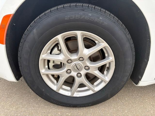 Used 2023 Chrysler Voyager LX image 8