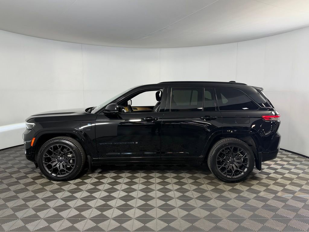 Used 2023 Jeep Grand Cherokee Summit image 9