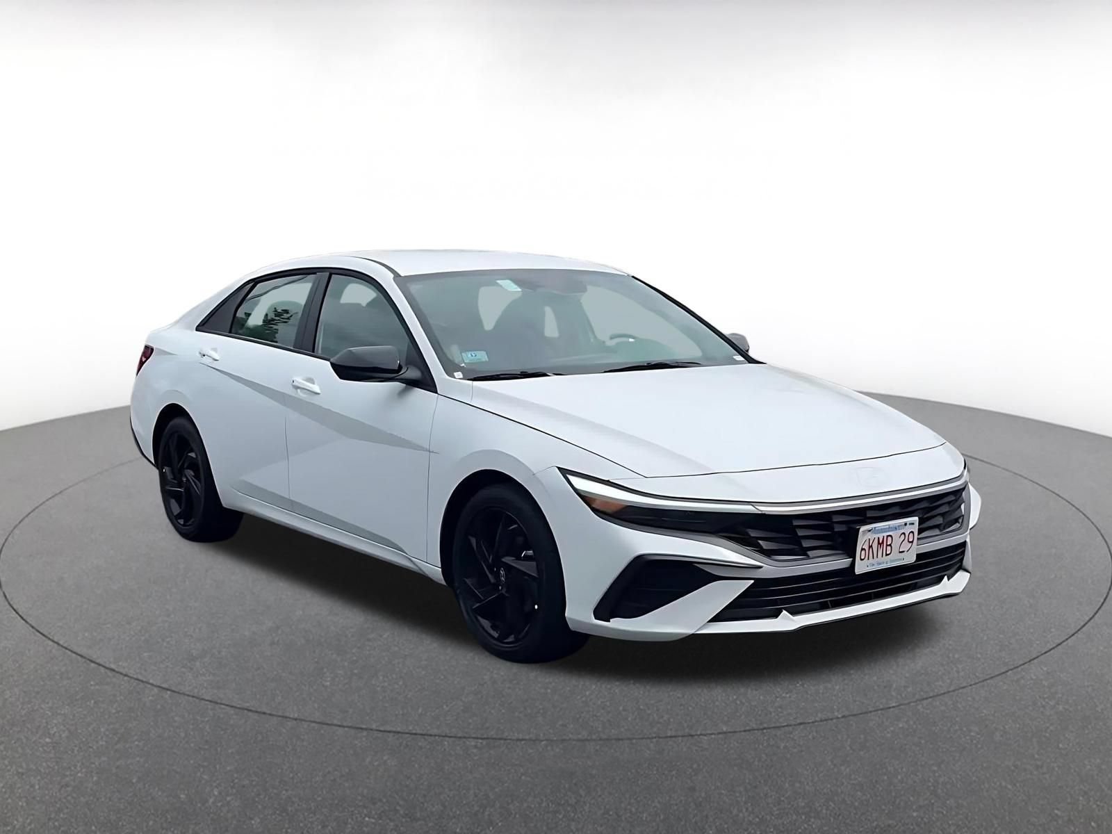 Used 2026 Hyundai Elantra Sport FWD image 3