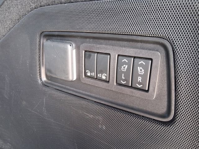 Used 2023 Cadillac Escalade Sport Platinum AWD/4WD image 7