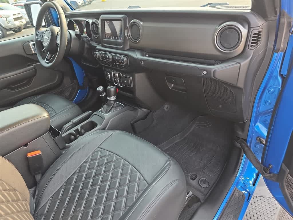 Used 2023 Jeep Gladiator Sport AWD/4WD image 11