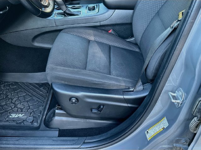 Used 2020 Jeep Grand Cherokee Laredo AWD/4WD image 18