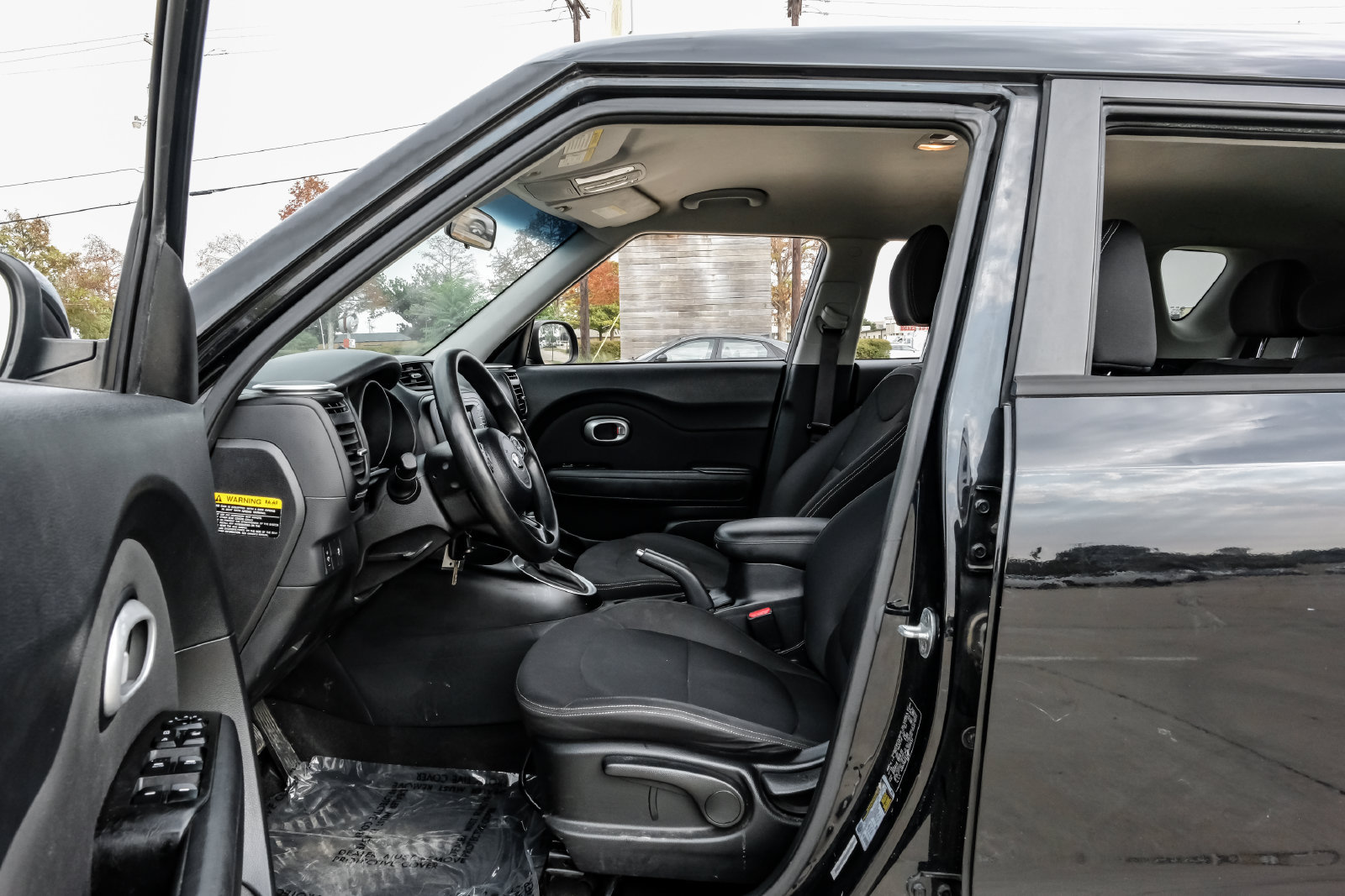 Used 2014 Kia Soul FWD image 4