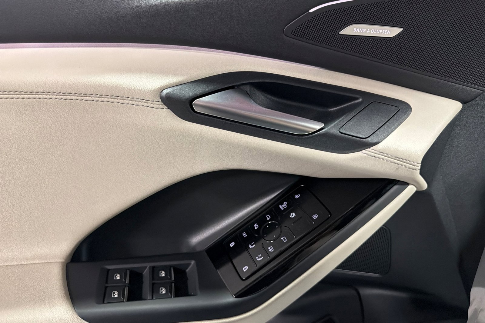 Certified 2025 Audi Q6 e-tron Premium Plus w/ Premium Plus image 10