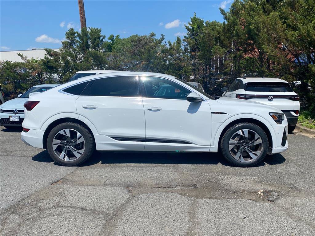 Used 2023 Audi e-tron Premium Plus w/ Premium Plus Package AWD/4WD image 2