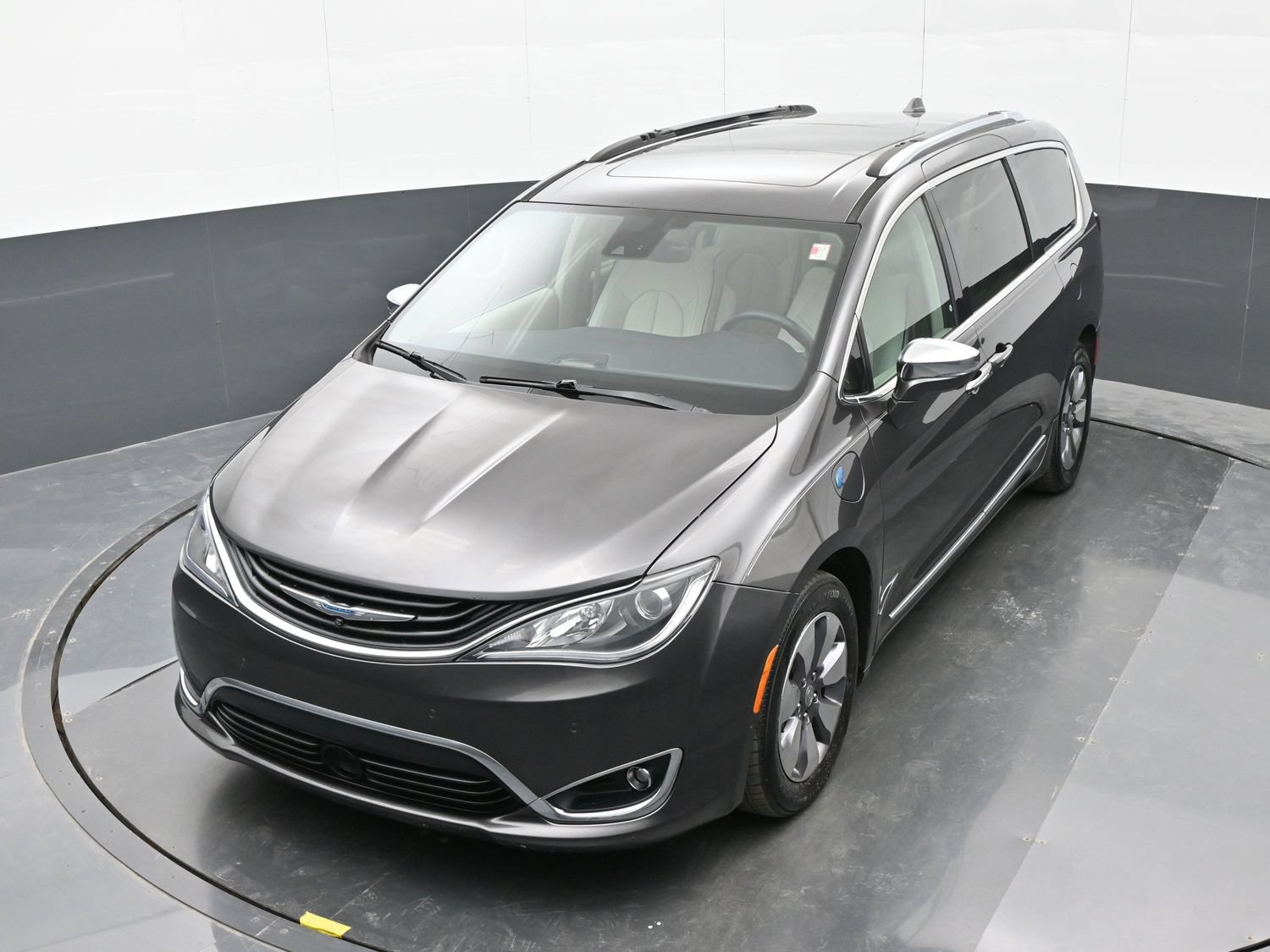 Used 2018 Chrysler Pacifica Limited w/ Advanced Safetytec Group FWD image 37