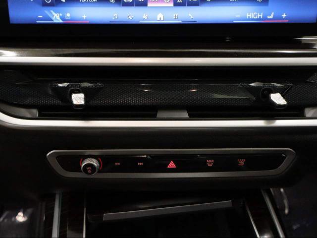 Used 2026 BMW X7 xDrive40i image 19