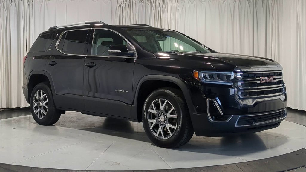 Used 2023 GMC Acadia SLT w/ LPO, Floor Liner Package AWD/4WD image 2