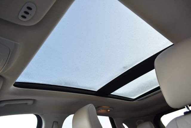 Used 2023 Ford Edge Titanium w/ Class II Trailer Tow Package image 35