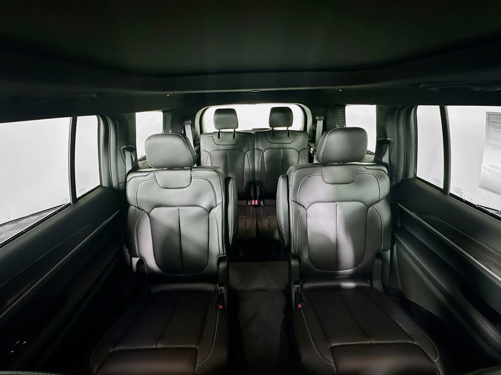 New 2025 Jeep Grand Cherokee L Limited w/ Black Appearance Package image 10