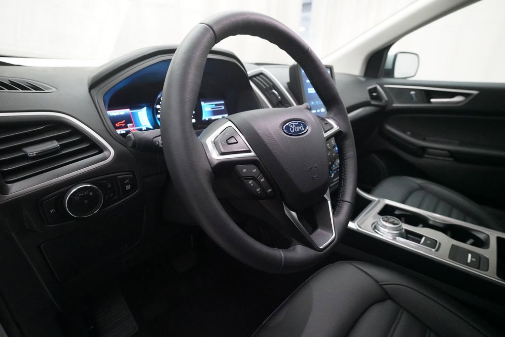Used 2024 Ford Edge SEL w/ Convenience Package image 8