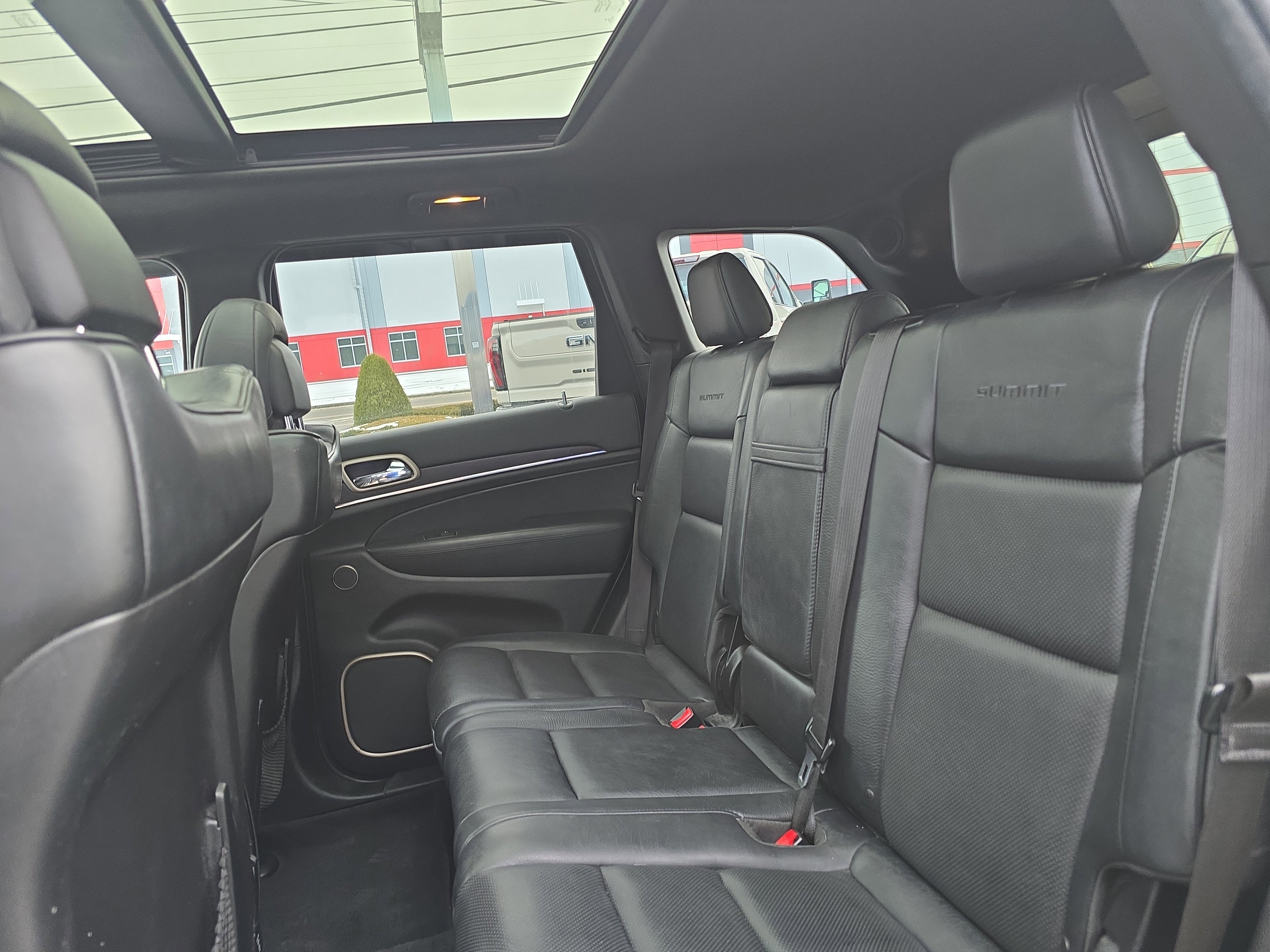 Used 2014 Jeep Grand Cherokee Summit image 14