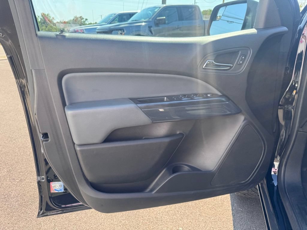 Used 2021 Chevrolet Colorado Z71 w/ Z71 Midnight Edition AWD/4WD image 7