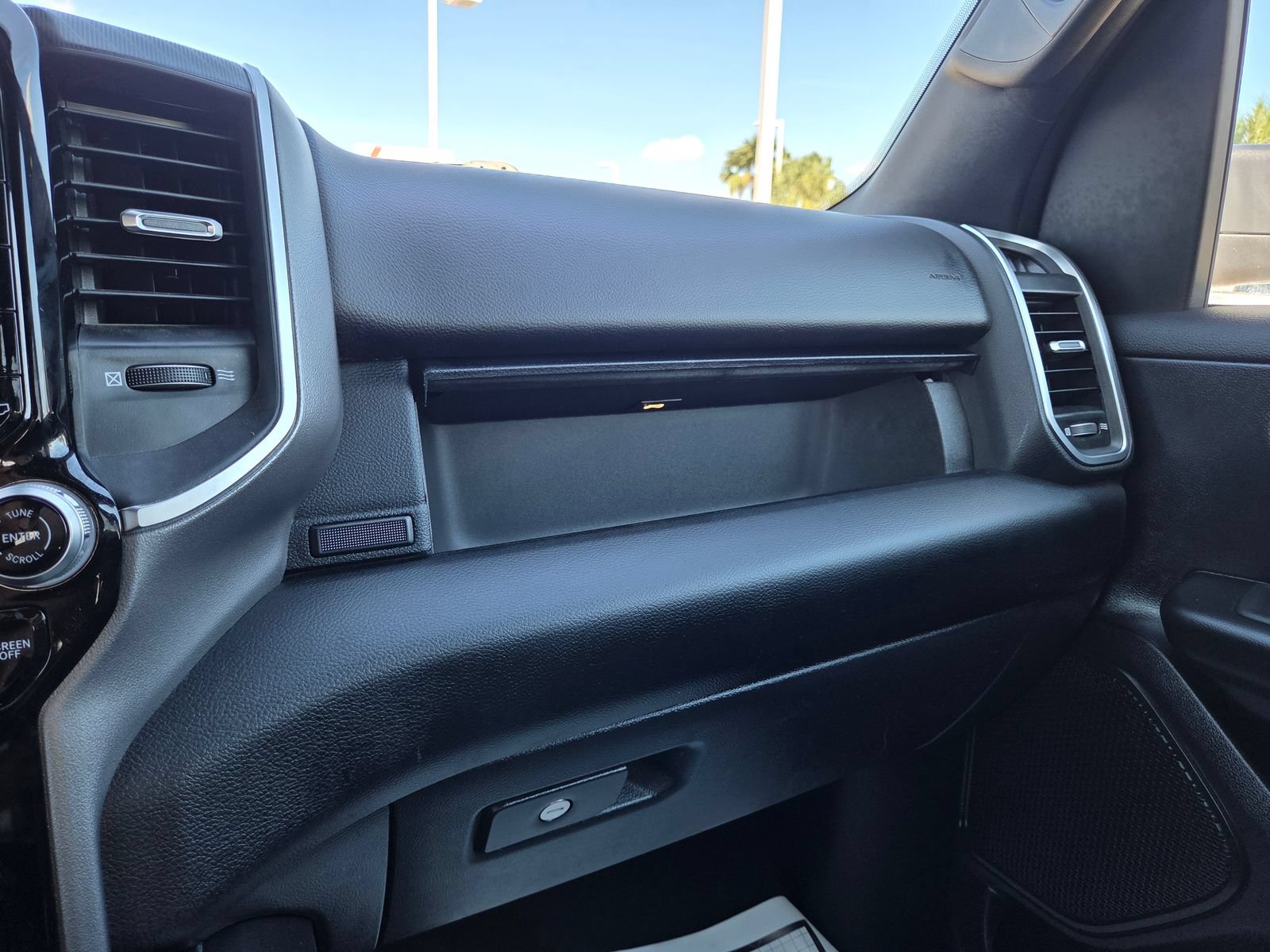 Used 2025 RAM 1500 Big Horn AWD/4WD image 37