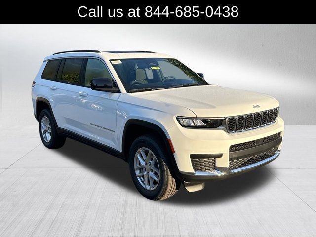 New 2025 Jeep Grand Cherokee L Laredo image 3