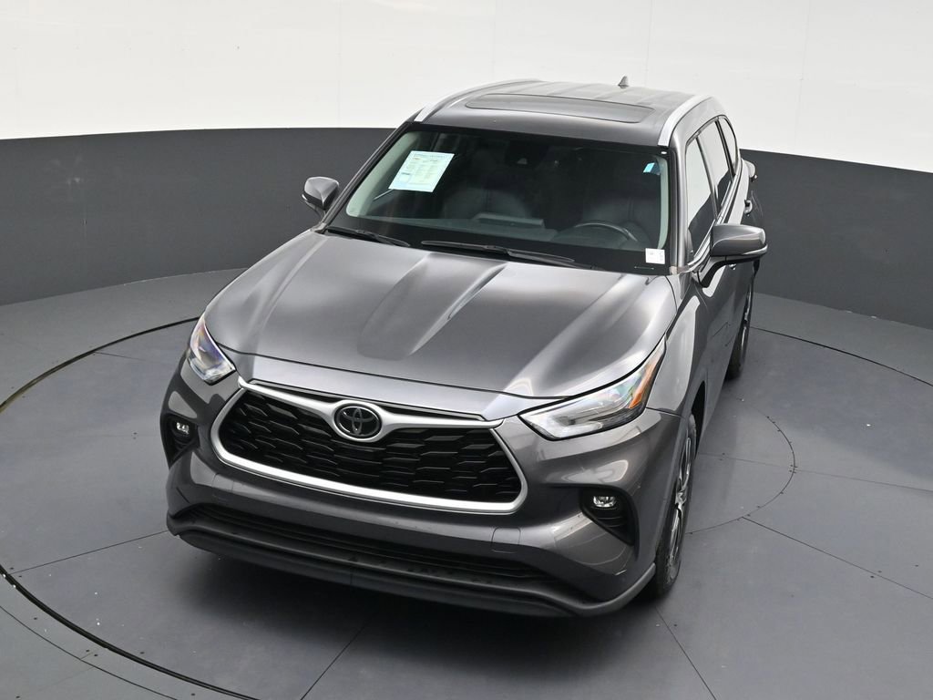 Used 2022 Toyota Highlander XLE FWD image 19