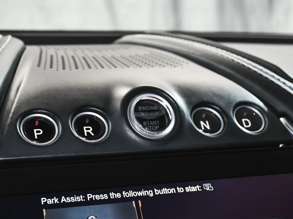 Used 2021 Aston Martin DBX image 28