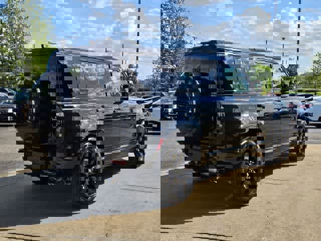 Used 2025 Land Rover Defender 110 V8 image 8