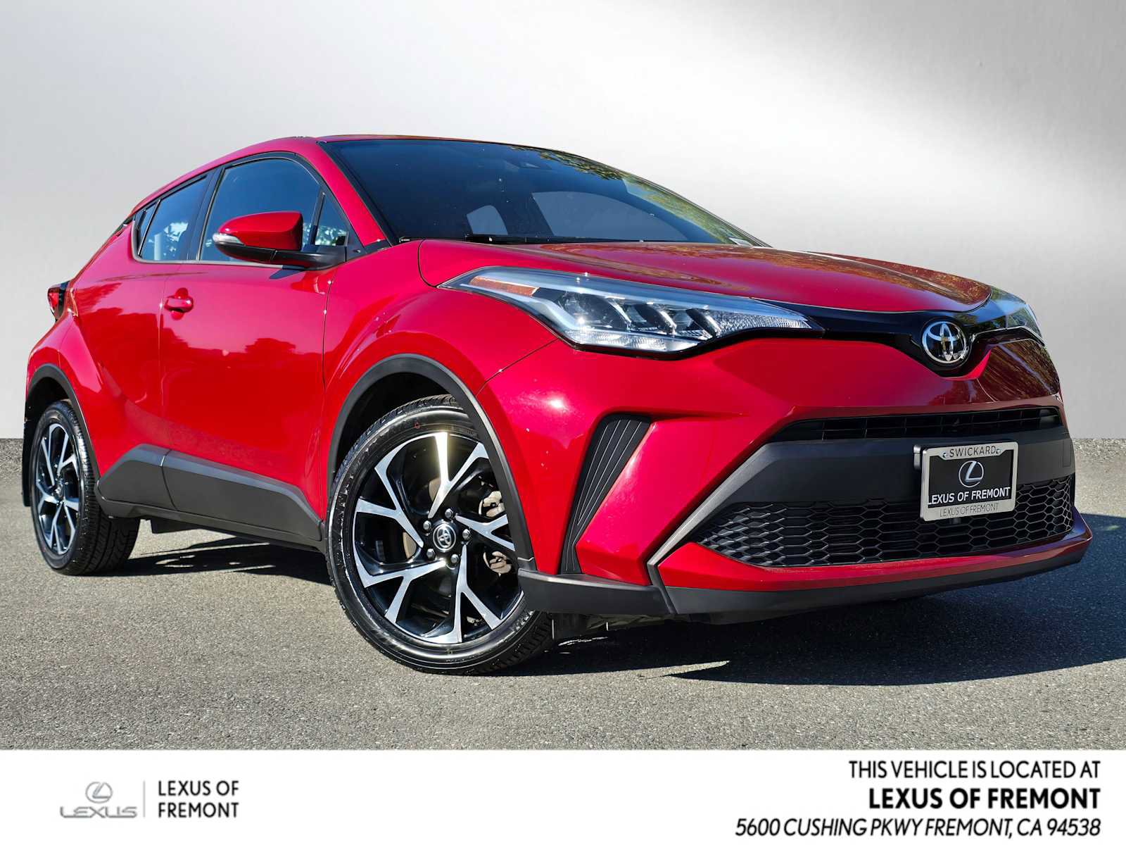 Used 2021 Toyota C-HR XLE image 1