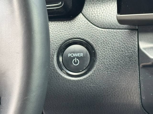 Used 2025 Toyota Camry SE FWD image 25