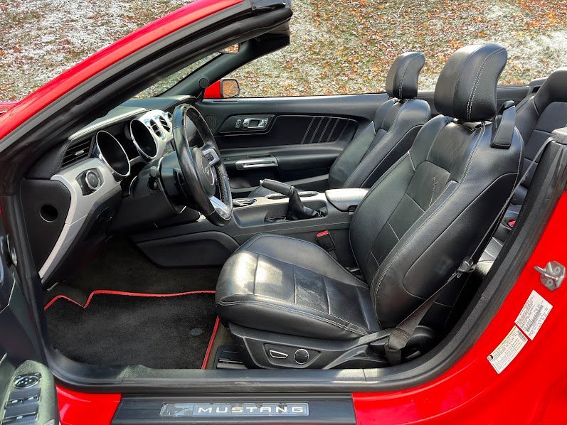 Used 2016 Ford Mustang Premium image 8