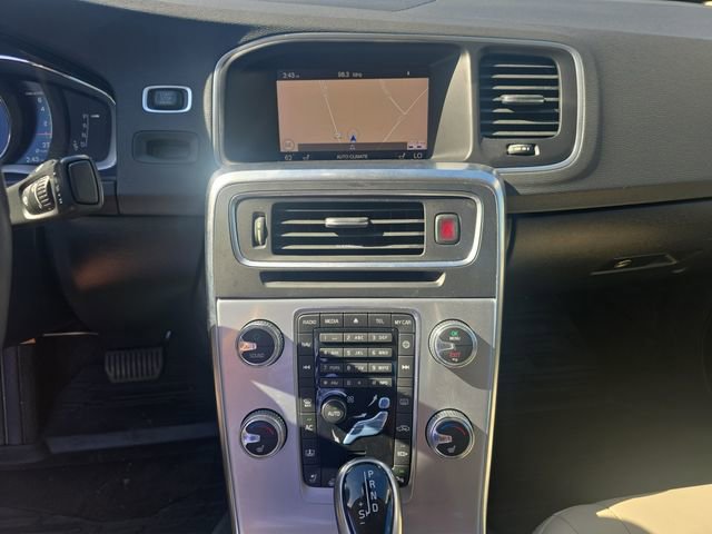 Used 2018 Volvo S60 T5 Inscription image 10