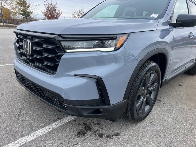 New 2025 Honda Pilot Sport image 4