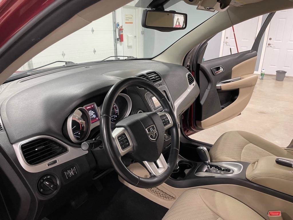 Used 2011 Dodge Journey Mainstreet w/ Popular Equipment Group AWD/4WD image 9