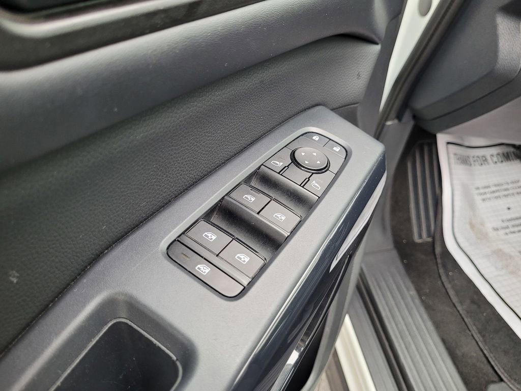 Used 2024 Nissan Pathfinder SV FWD image 26