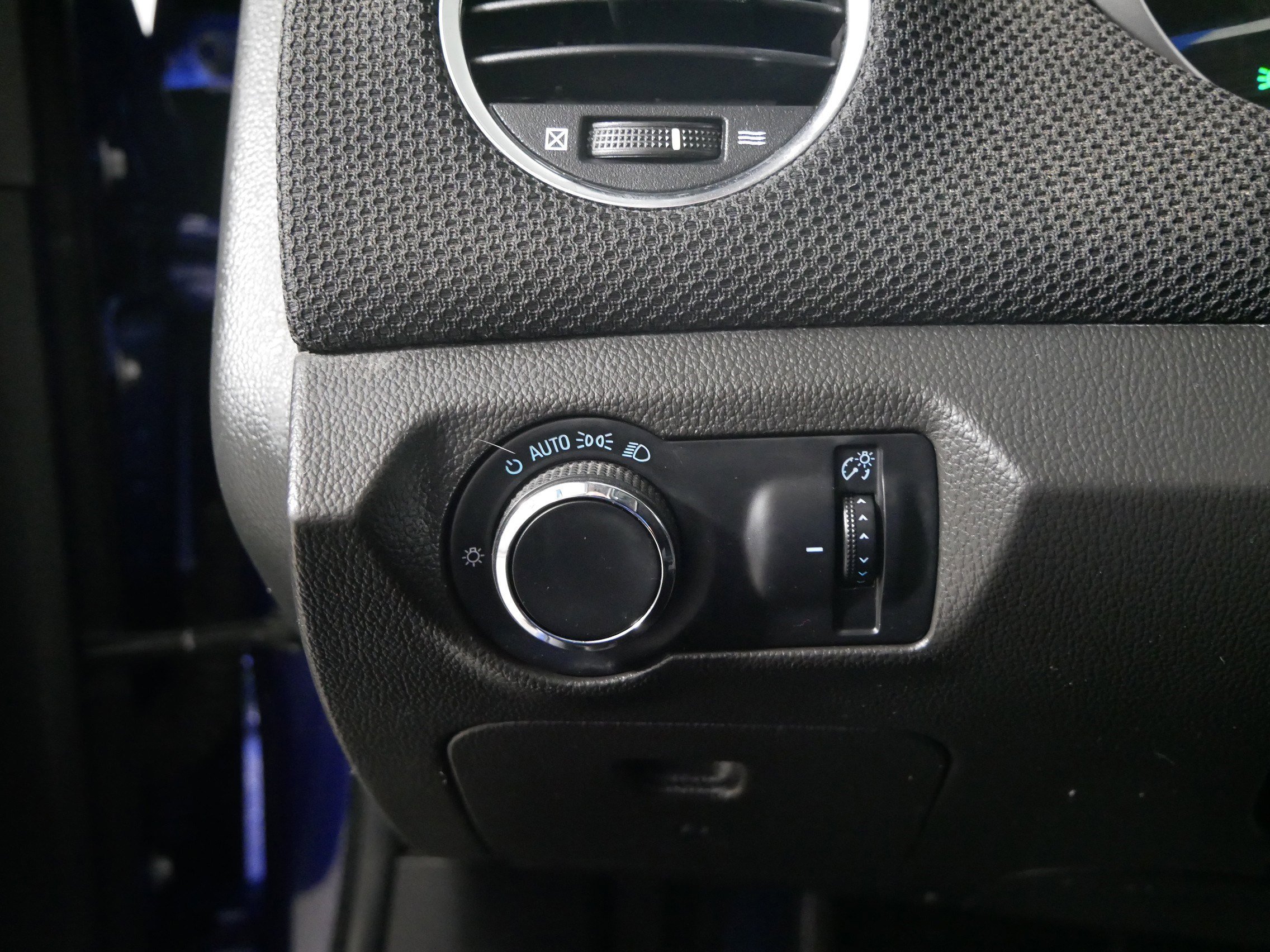 Used 2012 Chevrolet Cruze LT w/ All-Star Edition image 26