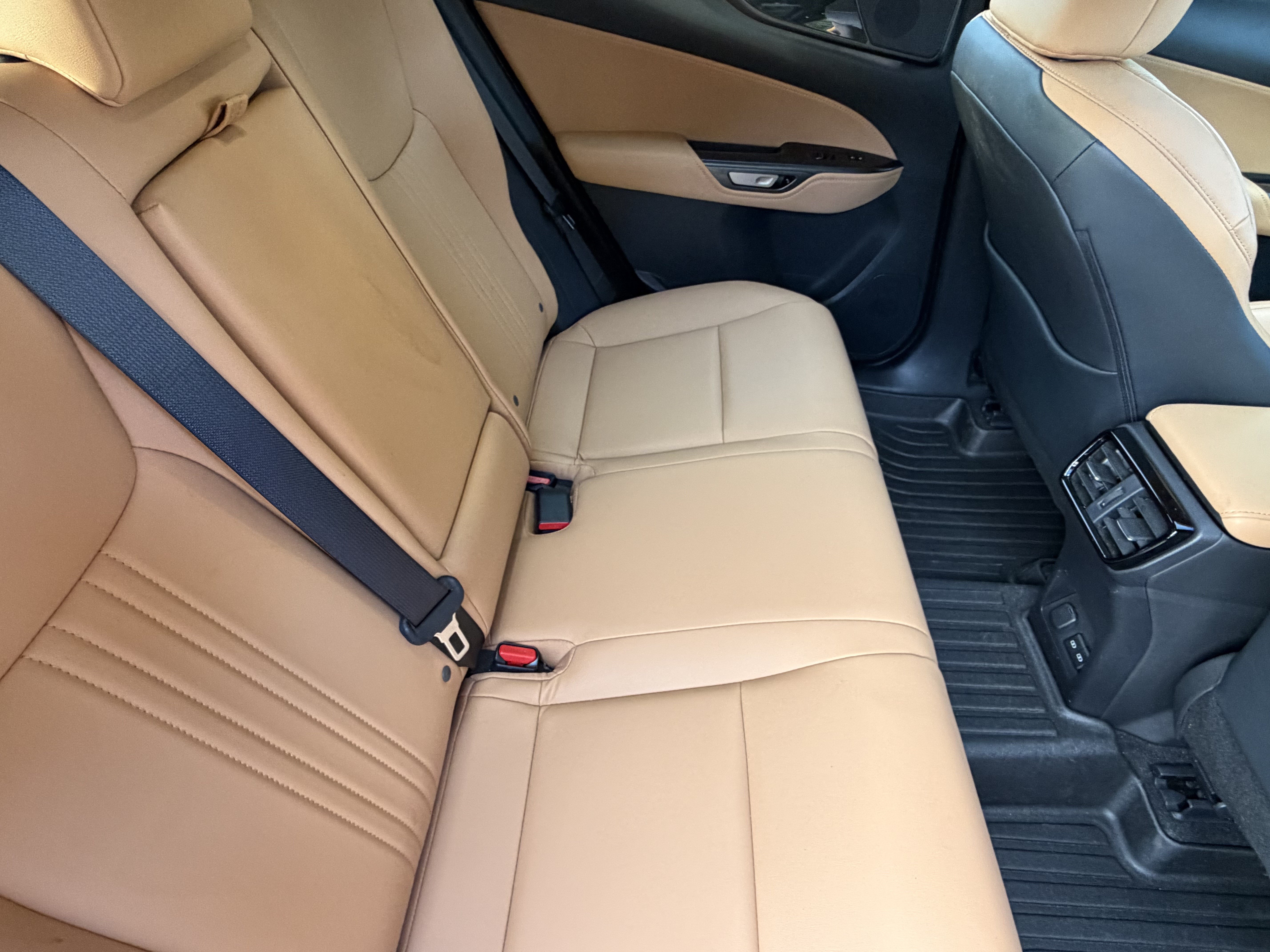 Certified 2025 Lexus NX 250 FWD w/ Premium Package image 39