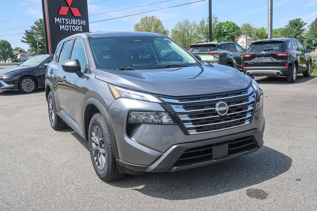 Used 2024 Nissan Rogue S FWD image 6
