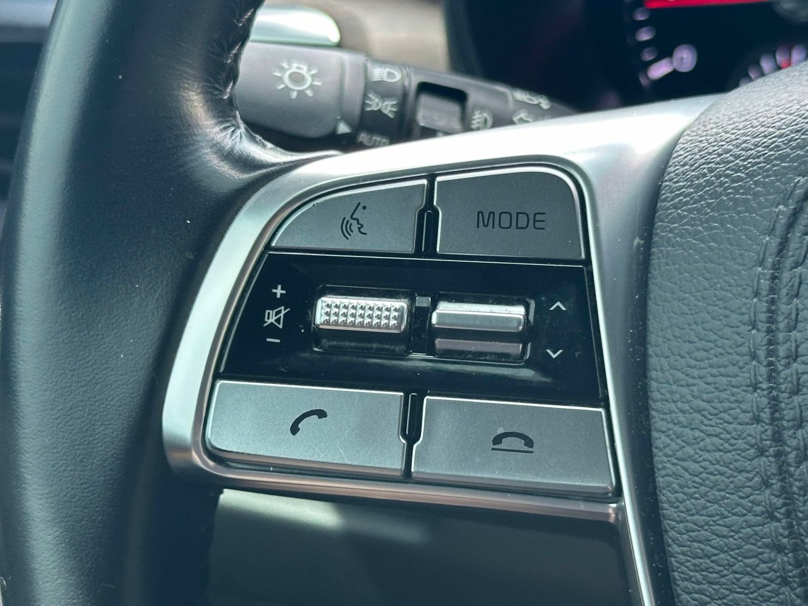Used 2022 Kia Telluride SX w/ Towing Package FWD image 23