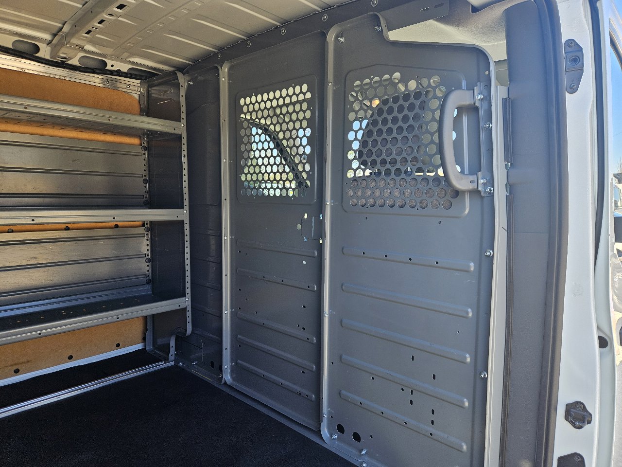 Used 2020 Nissan NV 2500 SV image 26