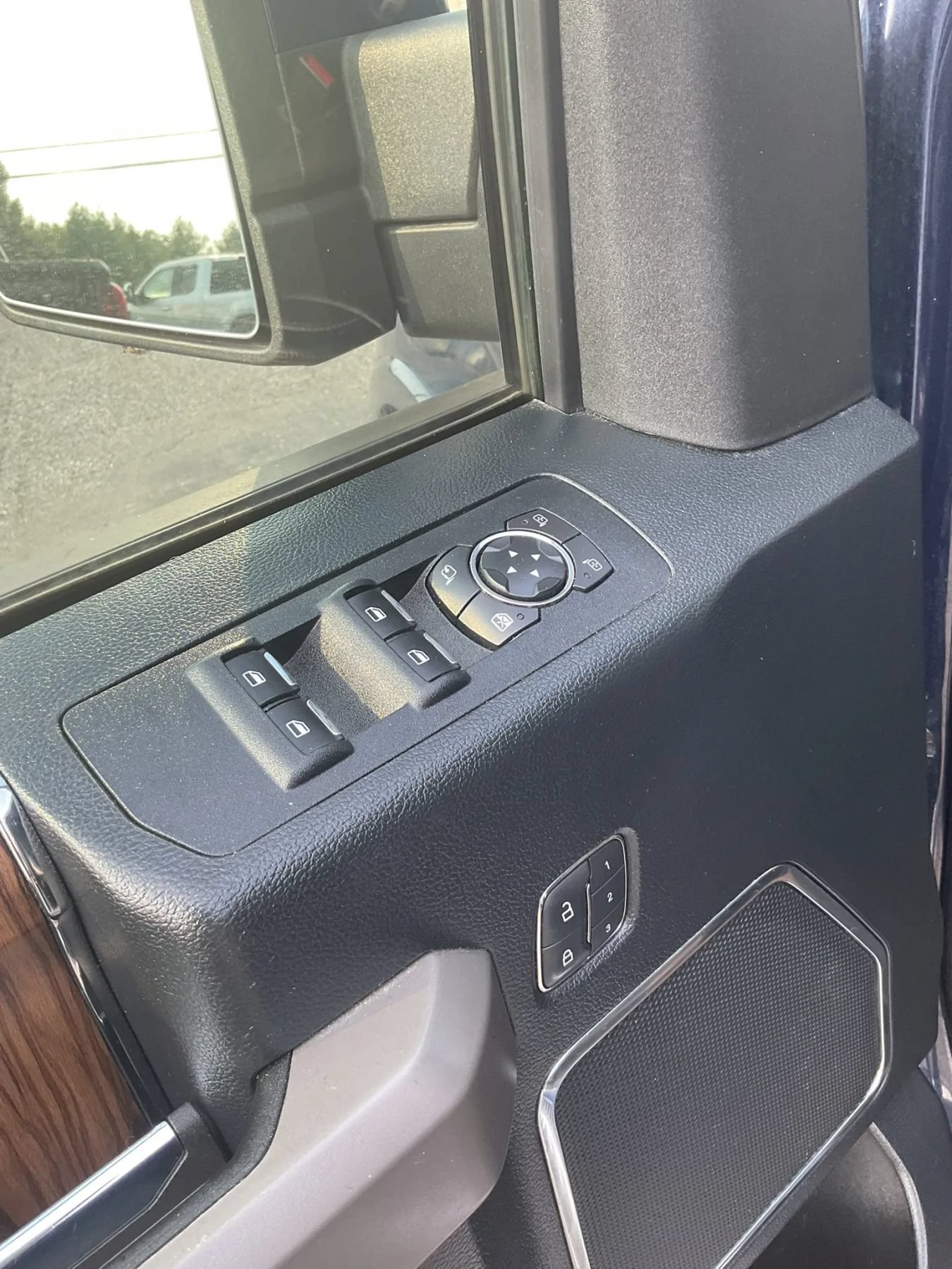 Used 2020 Ford F150 Lariat w/ Trailer Tow Package AWD/4WD image 19