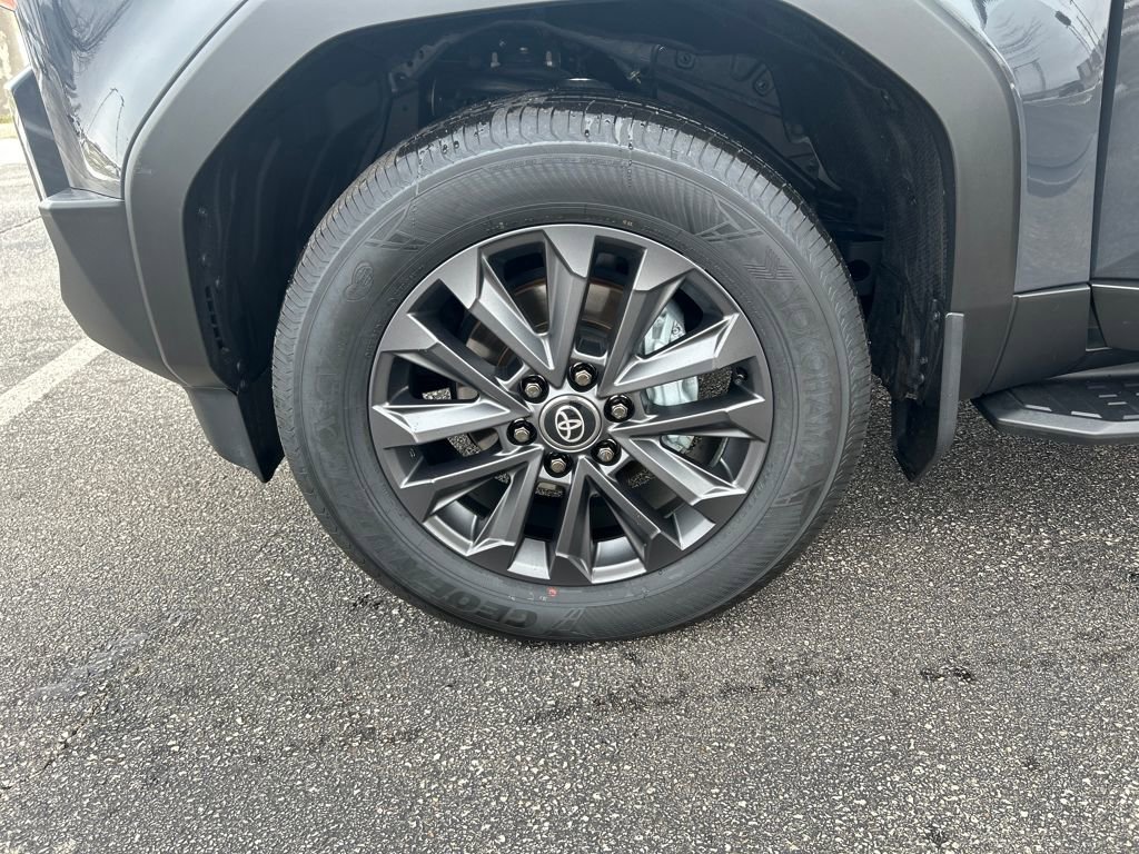 Used 2024 Toyota Land Cruiser image 30