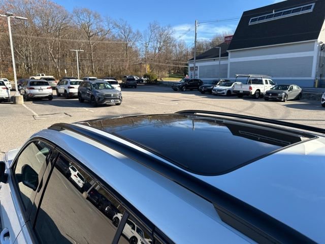 New 2025 Volkswagen Tiguan SE R-Line image 10