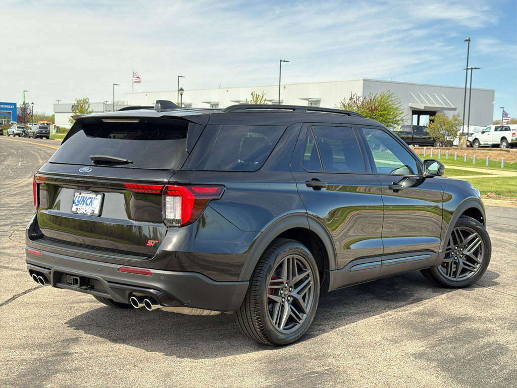 Used 2026 Ford Explorer ST AWD/4WD image 4