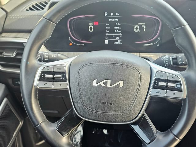 Used 2023 Kia Telluride EX w/ EX Captain's Chair Package FWD image 32