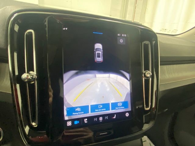 Used 2025 Volvo XC40 B5 Core image 22