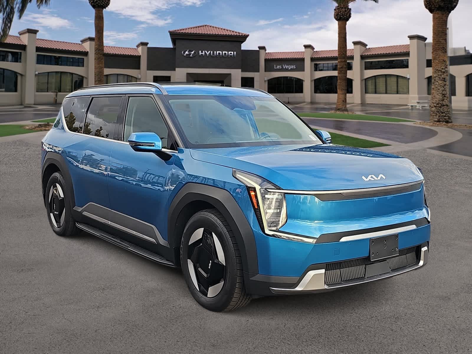 Used 2024 Kia EV9 Wind AWD/4WD image 2