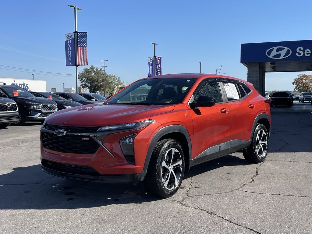 Used 2024 Chevrolet Trax RS image 3