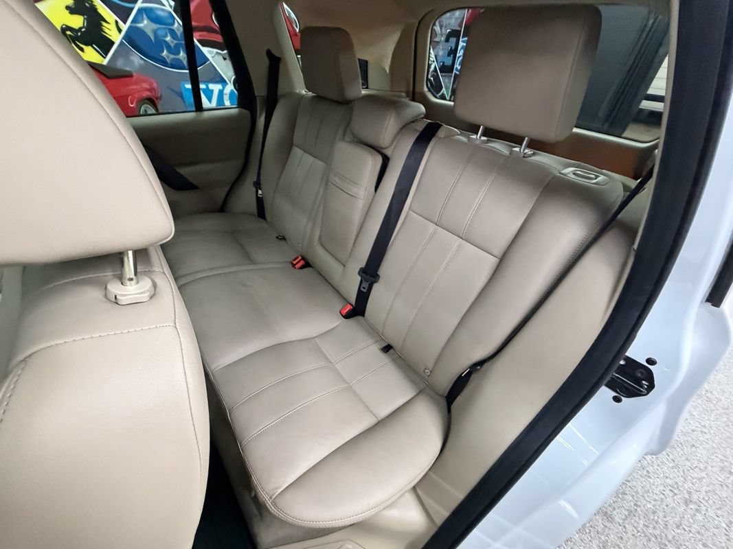 Used 2011 Land Rover LR2 HSE AWD/4WD image 14