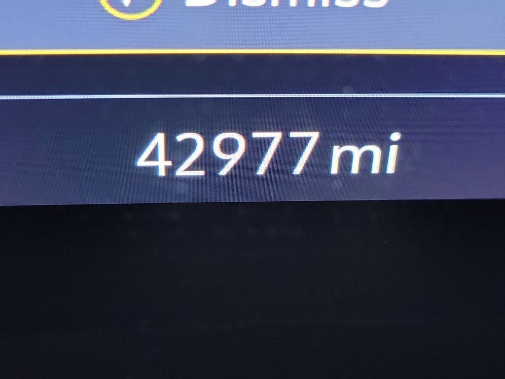 Used 2022 Buick Envision Essence w/ Safety Package image 38