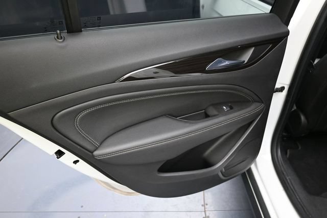 Used 2018 Buick Regal Essence w/ Driver Confidence Package #1 AWD/4WD image 21