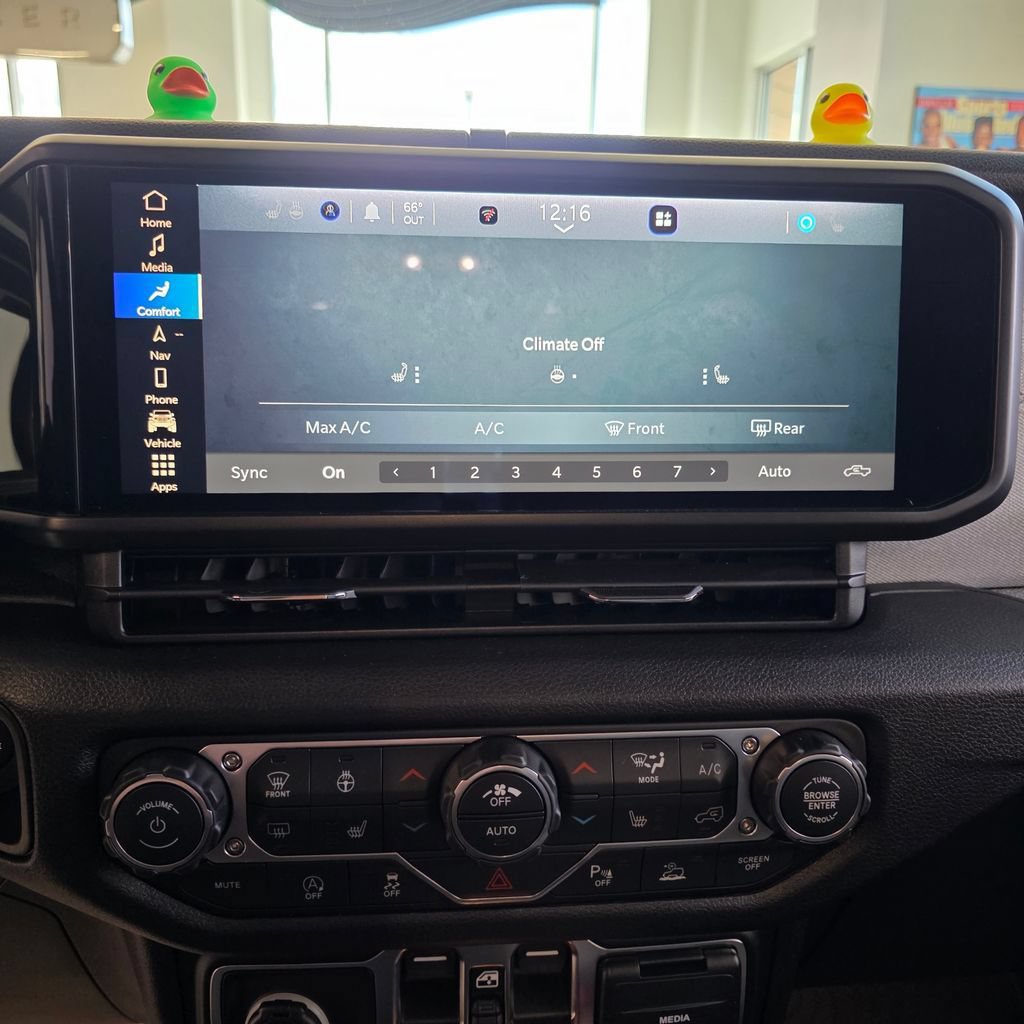 New 2026 Jeep Gladiator Sport AWD/4WD image 18