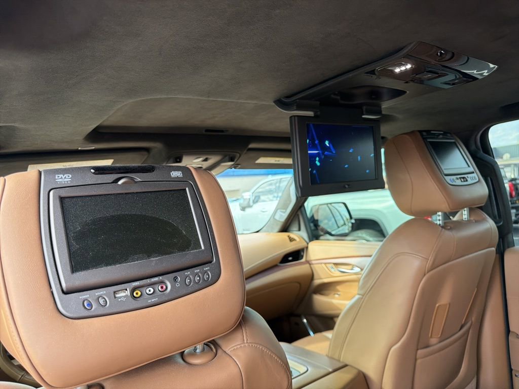 Used 2017 Cadillac Escalade Platinum image 19